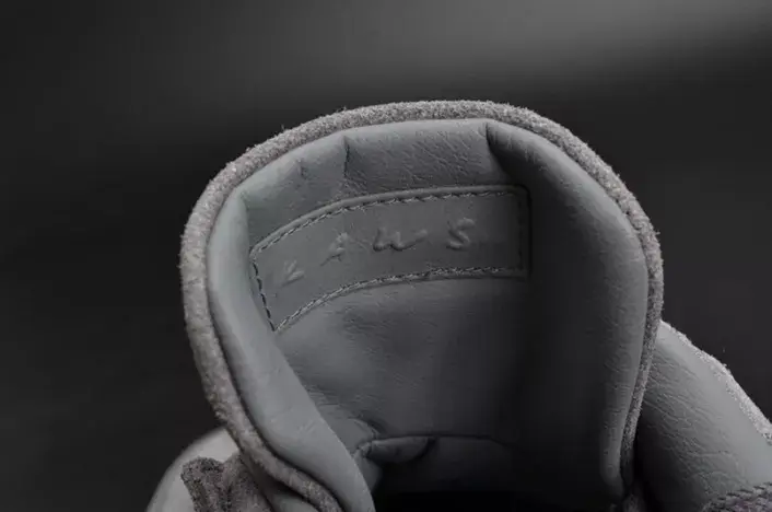 Vibrant 279 KAWS x Air Jordan 4 