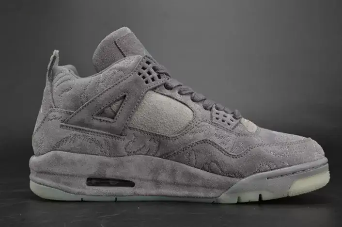 Vibrant 279 KAWS x Air Jordan 4 
