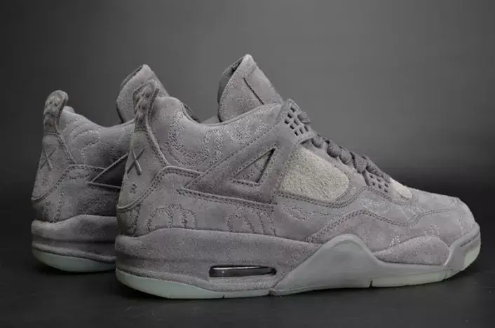 Vibrant 279 KAWS x Air Jordan 4 