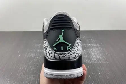 Vibrant 8373 Jordan 3 Retro Green Glow CT8532-031 