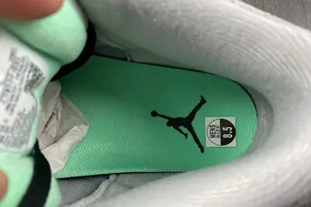 Vibrant 8373 Jordan 3 Retro Green Glow CT8532-031 