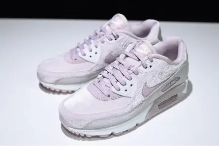 WMNS AIR MAX 90 LX - Nike - 898512-600 Trendsetting 7145 