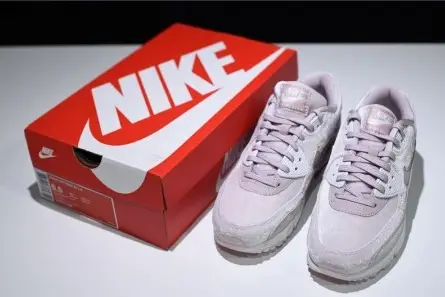WMNS AIR MAX 90 LX - Nike - 898512-600 Trendsetting 7145 