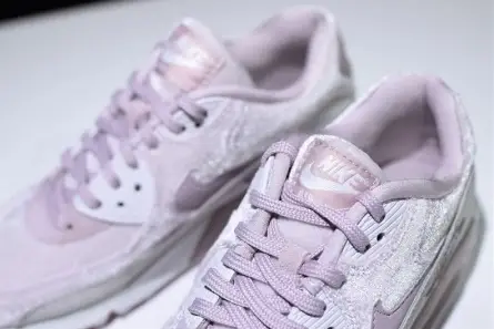 WMNS AIR MAX 90 LX - Nike - 898512-600 Trendsetting 7145 