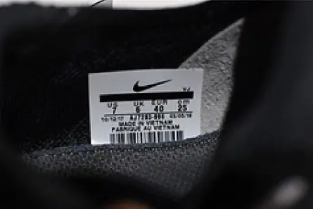 nike epic REACT FLYKNIT  Black and grey dots point noirs ET gris AJ7283 996 ModernLook 6189 
