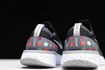 nike epic REACT FLYKNIT  Black and grey dots point noirs ET gris AJ7283 996 ModernLook 6189 